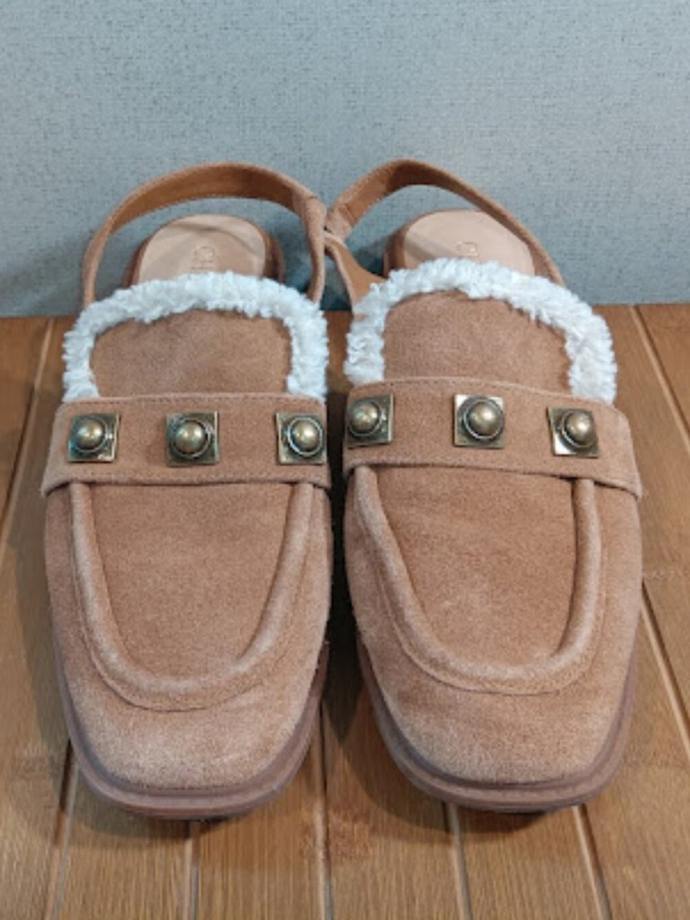 Chelsea & Violet Women's 10M Tan Slingback Leather Loafer Shearling Studded Boho